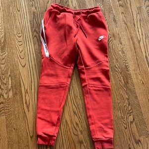 Nike Tech Fleece Men’s Small USED Good Condition. Red/white